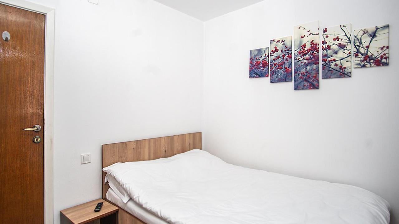 Hotel La Platouri Voluntari 外观 照片